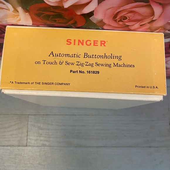 🧵Singer Automatic Buttonholing🧵 - Picture 2 of 4